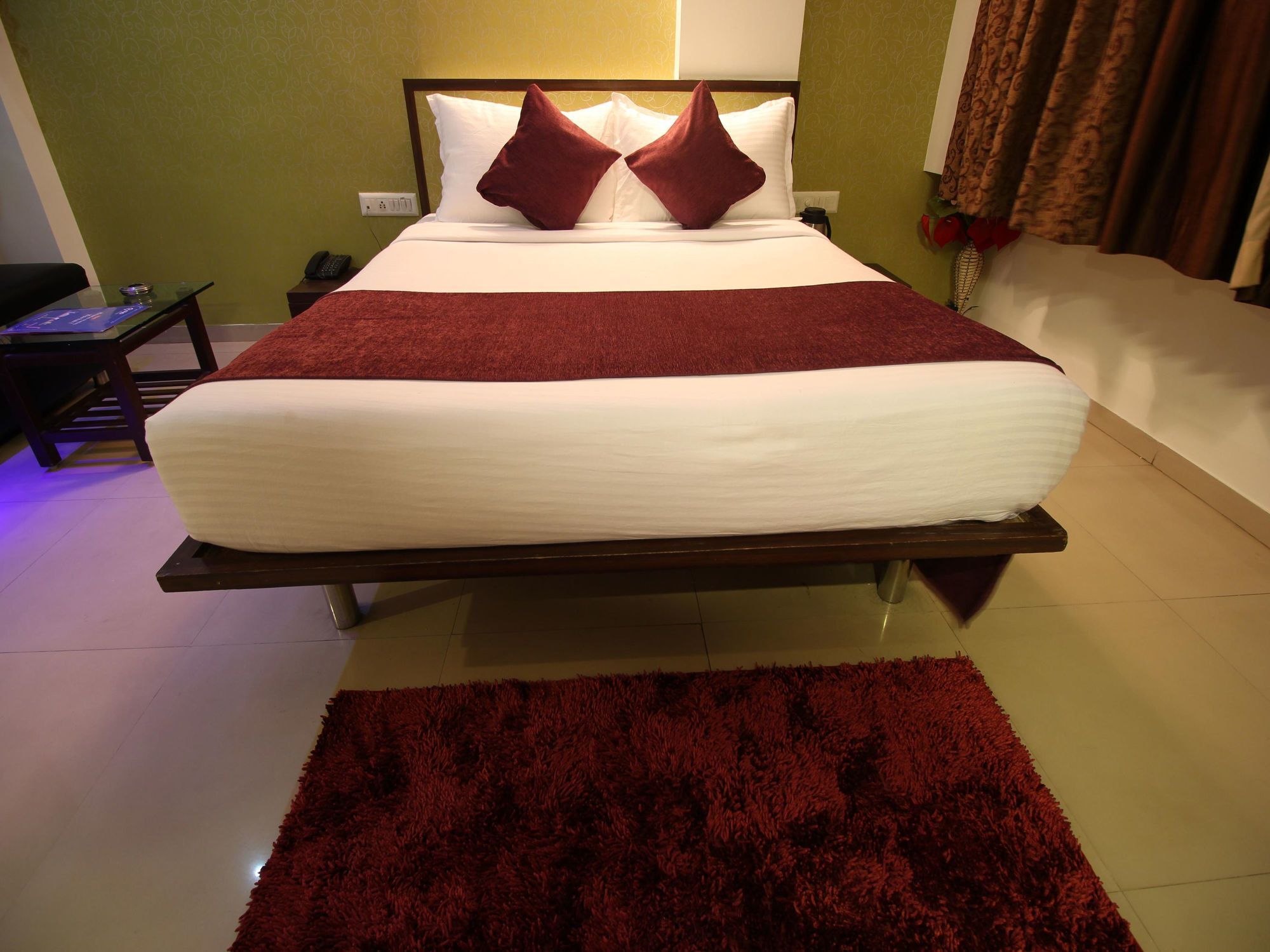 Oyo 2485 Hotel Kalash Inn Ахмедабад Екстериор снимка